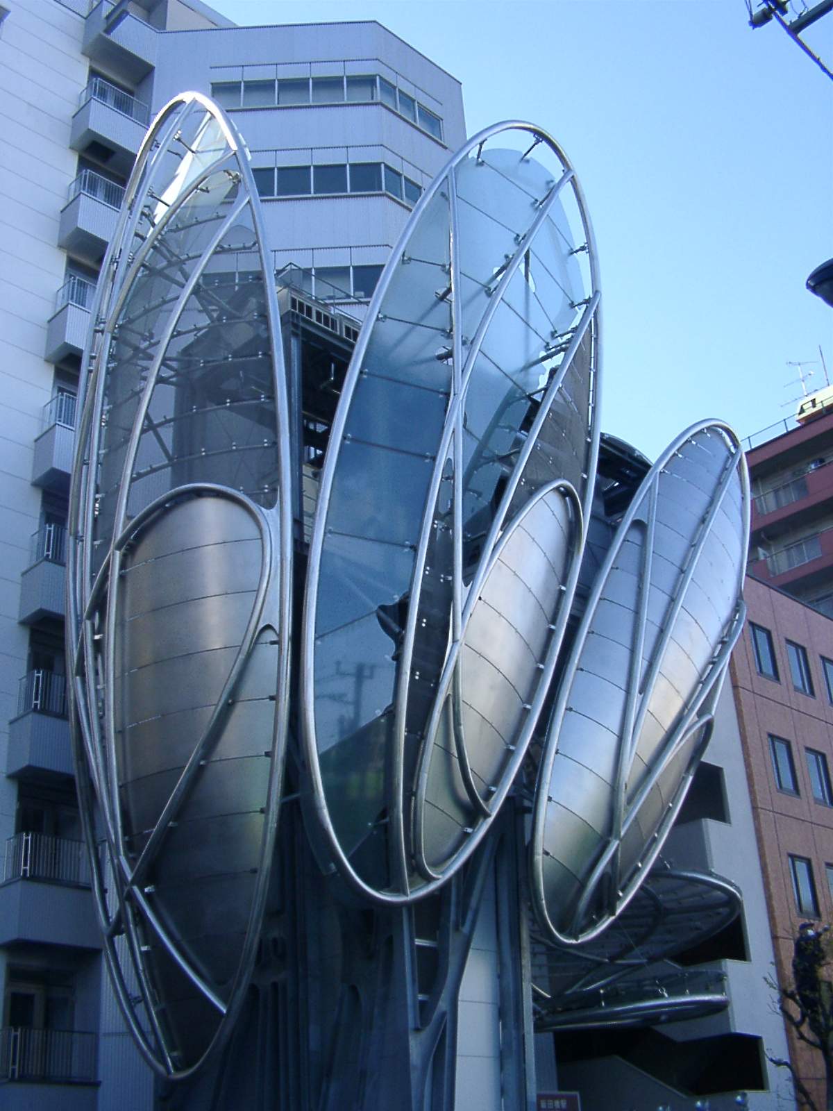 土木デザインの新展開 都営大江戸線・飯田橋駅