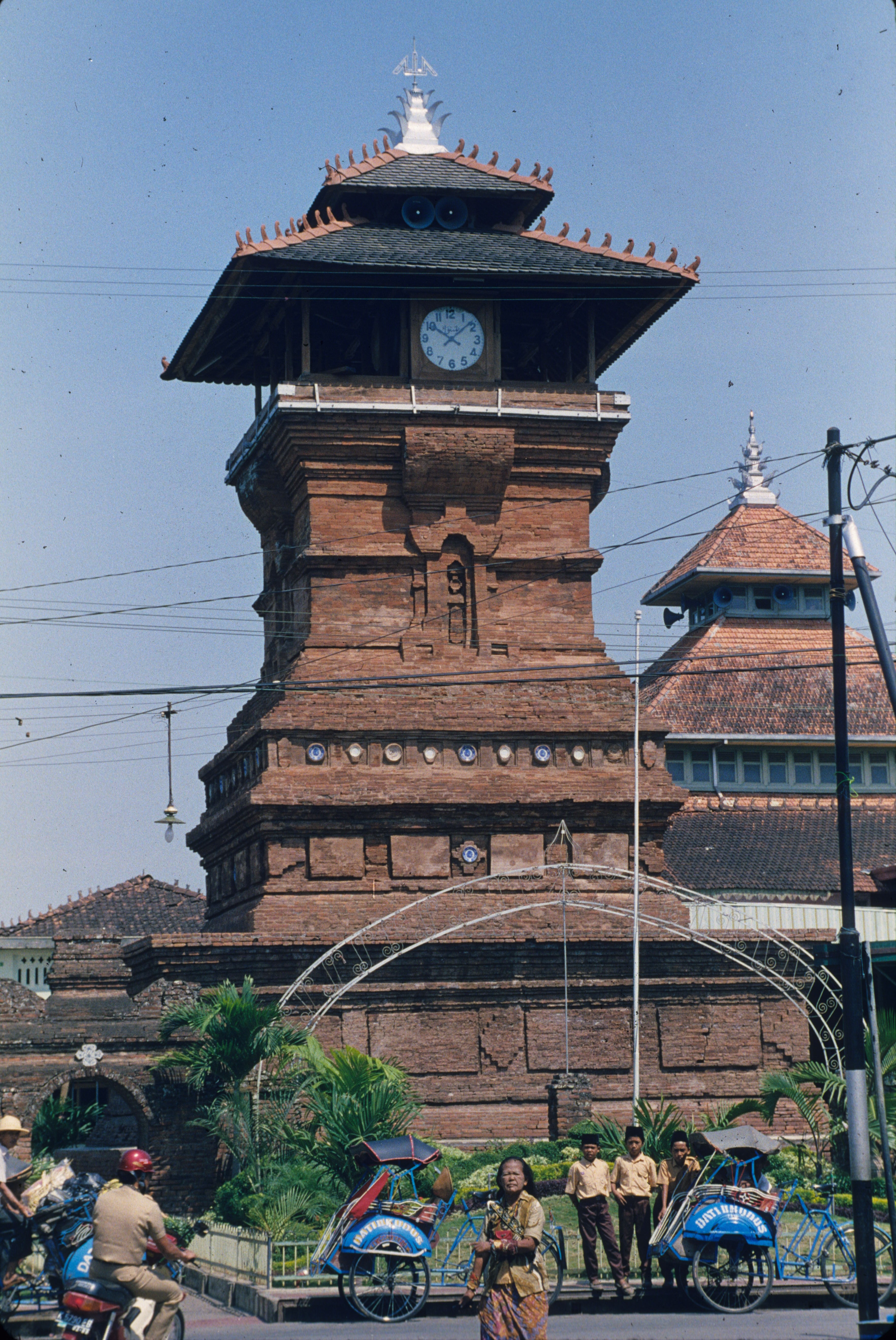 世界建築図鑑①　Menara Kudus  Masque  Central Jawa